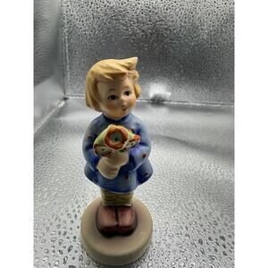 Vintage HUMMEL Girl With Nosegay #229A Goebel W. Germany 1981 3 1/4 In. TMK 6